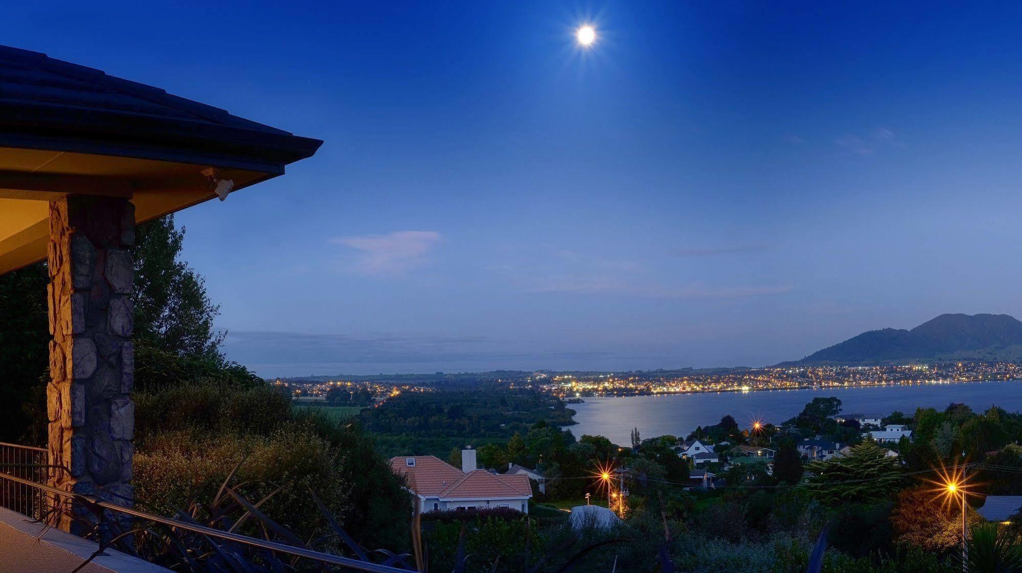 Tauhara Sunrise Lodge Taupo Exterior photo